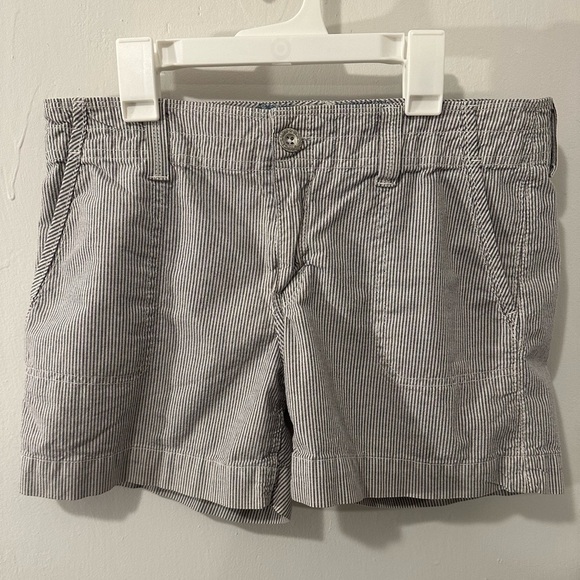 Levi’s Pinstripe Shorts - Picture 6 of 8